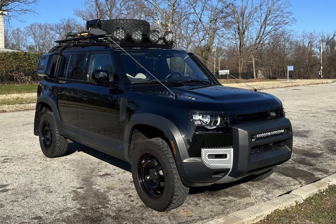 2022 Land Rover Defender 110 S Trek Edition